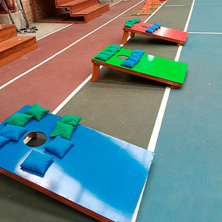 Juegos de feria para eventos: lanzamiento de sacos